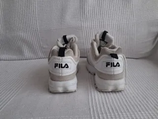 Zapatillas Fila Mujer Beige y Blancas