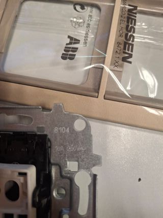 2 Placas Dobles Niessen Arena + 1 Pulsador