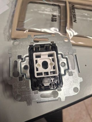 2 Placas Dobles Niessen Arena + 1 Pulsador