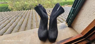 Botines de tacón alto negros