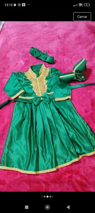 Conjunto caftán y babuchas niña verde