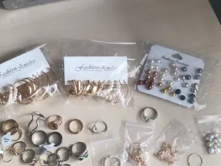 Lote anillos y pendientes bisutería sin usar