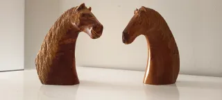 Figuras animales talladas a mano
