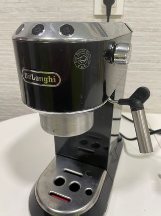 Cafetera DeLonghi Express Negra
