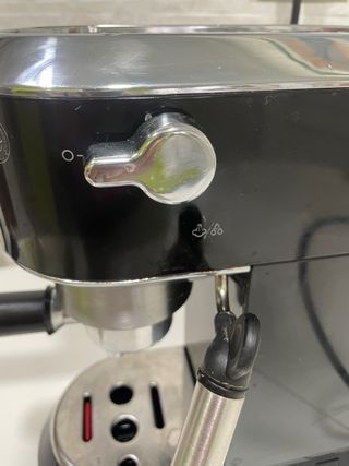 Cafetera DeLonghi Express Negra