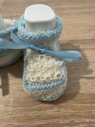 Patucos de bebé hechos a mano