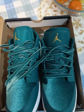 Nike Air Jordan 1 Low Velvet Geode Teal