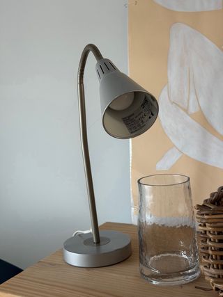 Lámpara de mesa Ikea flexible metal (tengo 2 unds)