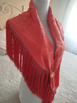 Mantoncillo Flamenco Bordado Flecos color coral