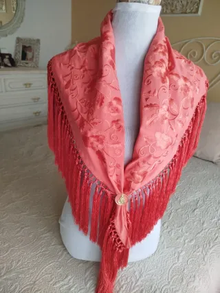 Mantoncillo Flamenco Bordado Flecos color coral