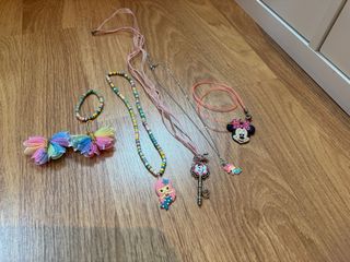 Pinzas pelo y colgantes niña