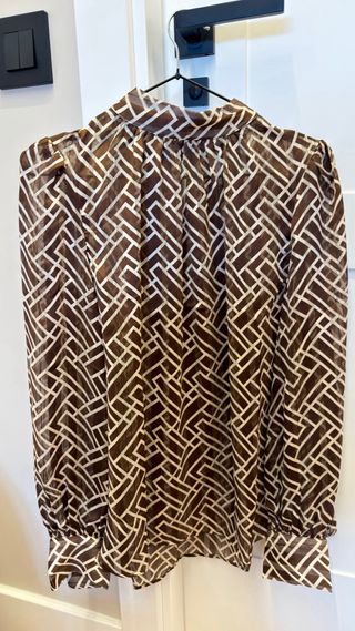 Blusa H&M Estampada Marrón y Blanca