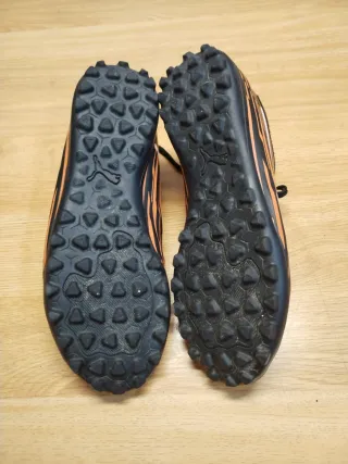 Zapatillas Puma Multitacos Naranja y Negro