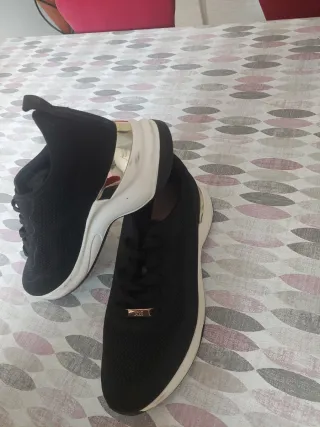 Zapatillas Urban D. Negras