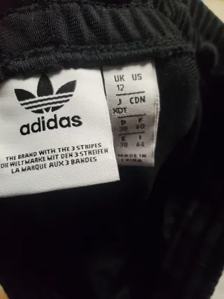 Chándal Adidas Originals Negro y Dorado