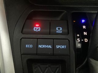 TOYOTA Rav4 2.5l 220H Advance