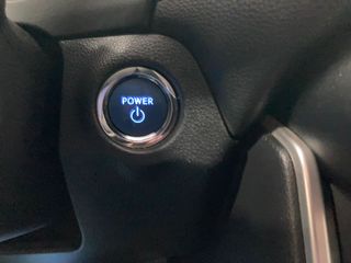 TOYOTA Rav4 2.5l 220H Advance