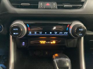 TOYOTA Rav4 2.5l 220H Advance