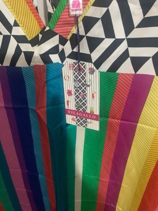 Vestido estampado multicolor en tejido de seda