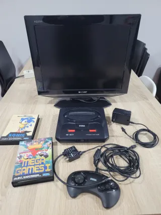 SEGA Mega Drive II completa. Juegos y TV
