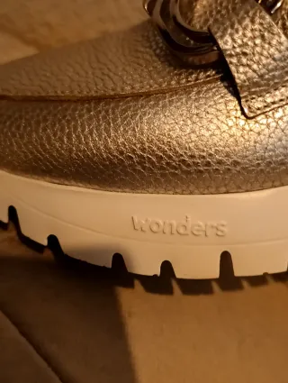 Zapatos Wonders Piel Dorados/Plateados