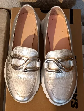 Zapatos Wonders Piel Dorados/Plateados