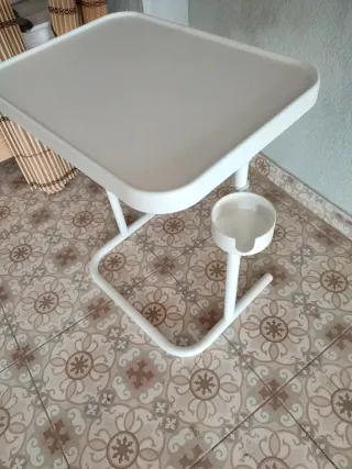 Mesita auxiliar Ikea