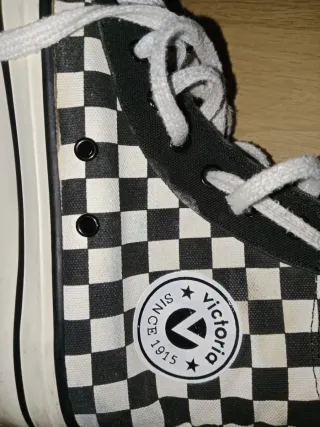 Zapatillas Victoria Cuadros Blanco y Negro