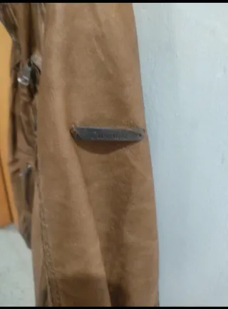 Chaqueta de piel marrón