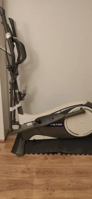 Bicicleta elíptica como nueva