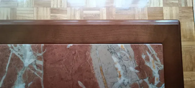 Mesa de centro de madera y mármol