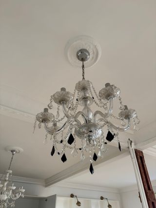 Lámpara de araña de cristal y plástico