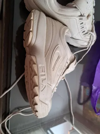 Tenis Fila Beige Talla 38.5