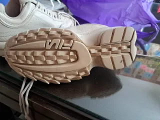 Tenis Fila Beige Talla 38.5