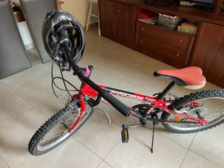 Bicicleta infantil WRC roja