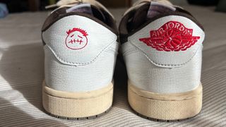 Nike Air Jordan 1 Travis Scott Marrón Blanco