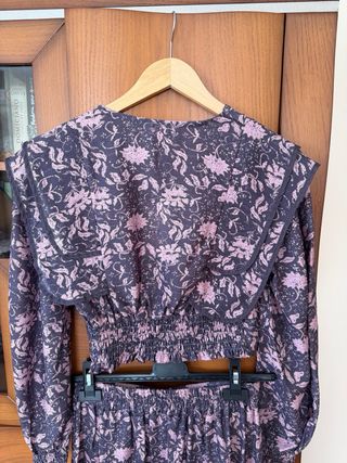 Conjunto estampado floral crop top y falda