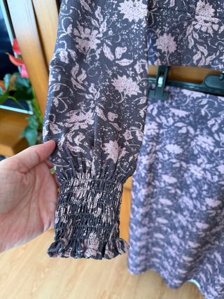 Conjunto estampado floral crop top y falda