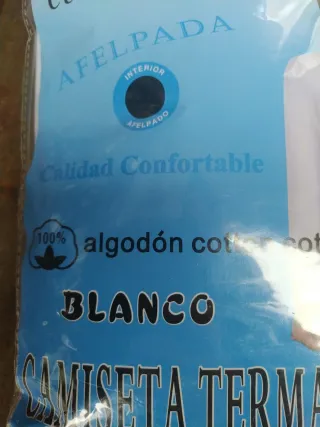 2 Camiseta térmica STV cuello pico talla XL