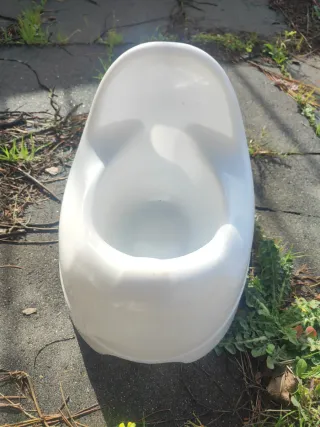 Orinal infantil blanco