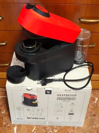 Cafetera Nespresso Vertuo Pop Spicy Red