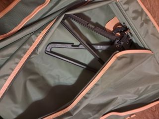 Portatrajes Rodelle verde y marrón