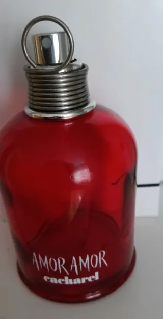 Frascos vacíos de perfume para recargar o decorar