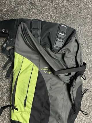 Mochila Quechua 45L Junior Gris y Verde