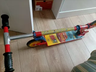 Patinete infantil Cars