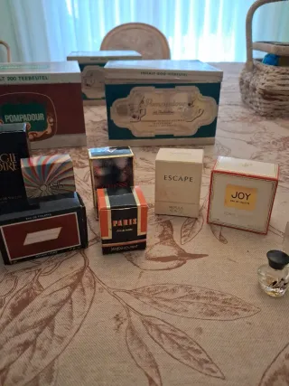 28 Miniaturas Perfume de mujer  (Caja2)