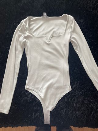 Body manga larga escote pico