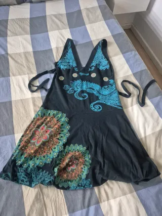 Vestido Desigual Negro con Estampado Multicolor