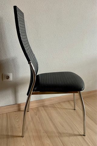 Mesa de comedor y 4 sillas