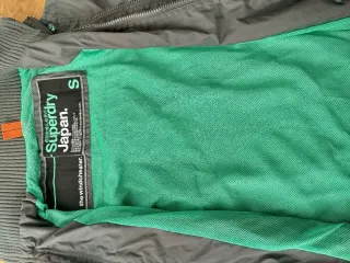 Chaqueta Superdry cortavientos talla S